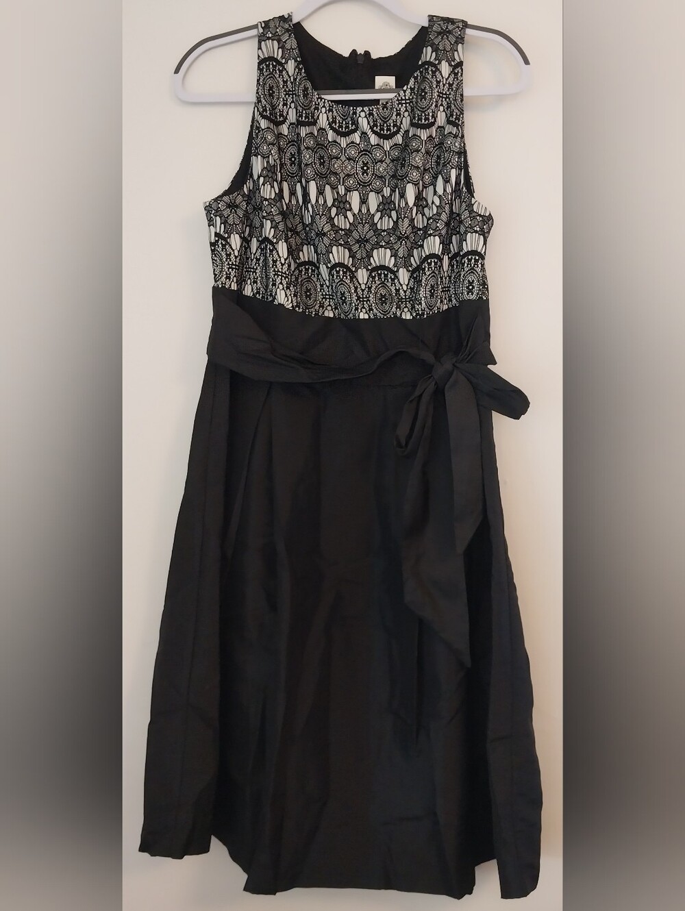 Sangria Black & White Lace Bodice Cocktail Dress - Size 12